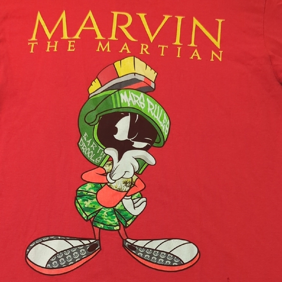 Marvin the Martian Red Graphic Tee - Picture 1 of 6